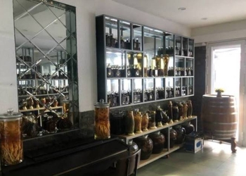 Nên chọn đơn vị cung cấp rượu thảo mộc với quy trình đạt chuẩn nào?