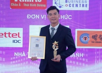 Bạn đang quan tâm về giá rượu thảo dược Poker Tuấn?