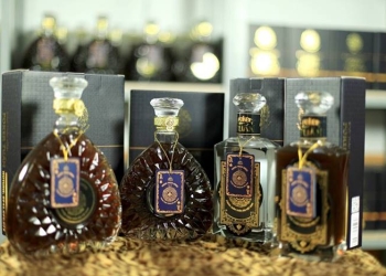 Rượu nếp ngâm thảo dược với công thức gia truyền ba đời tại Poker Tuấn